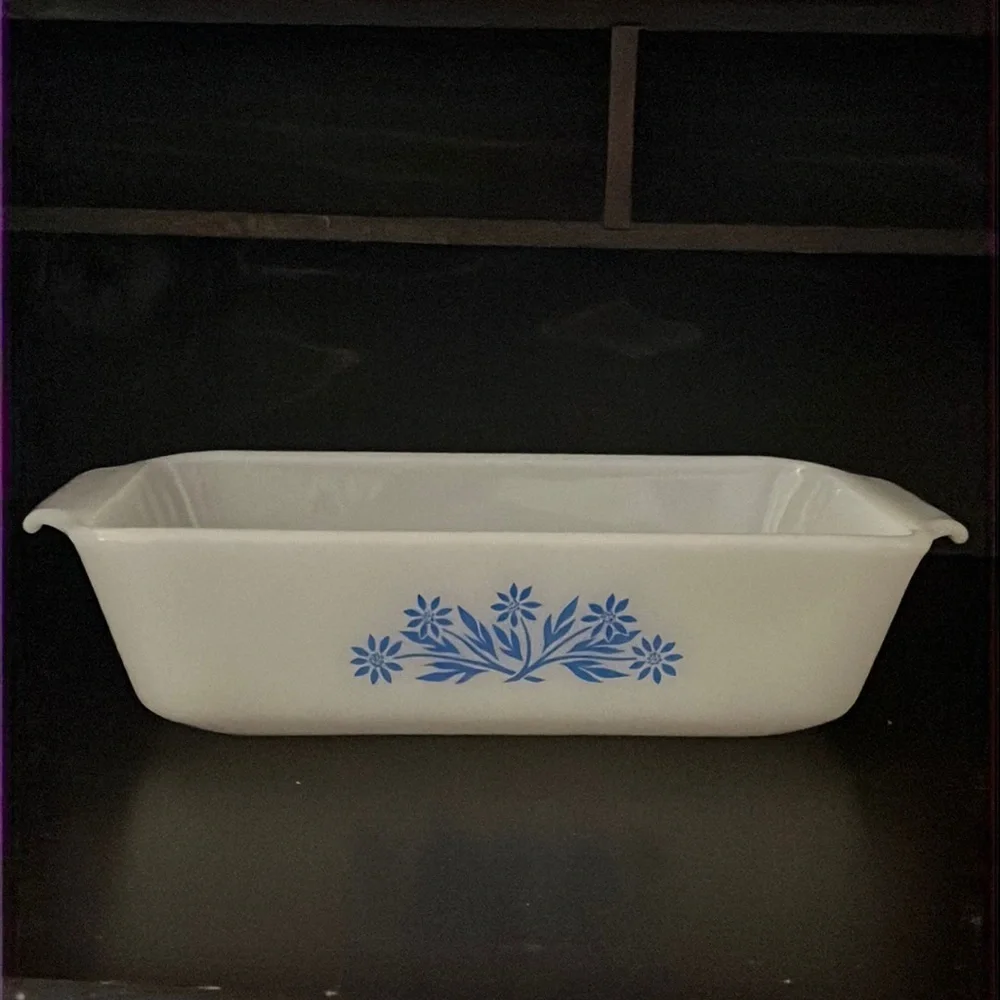 Anchor Hocking Fire King Cornflower 441 Milk Glass Vintage 1 QT